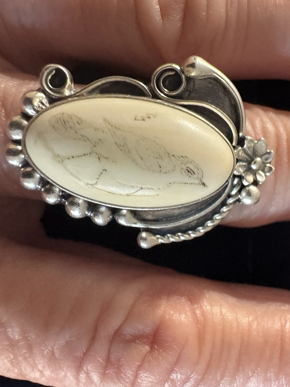 Vintage Floral Sterling Cameo Ring in Ivory - Women Jewelry